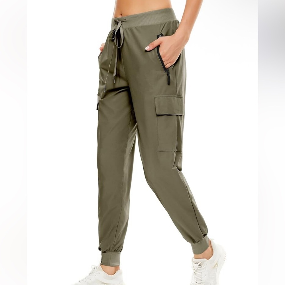 Olive Green Cargo Jogger Pants - Women's size large nwt